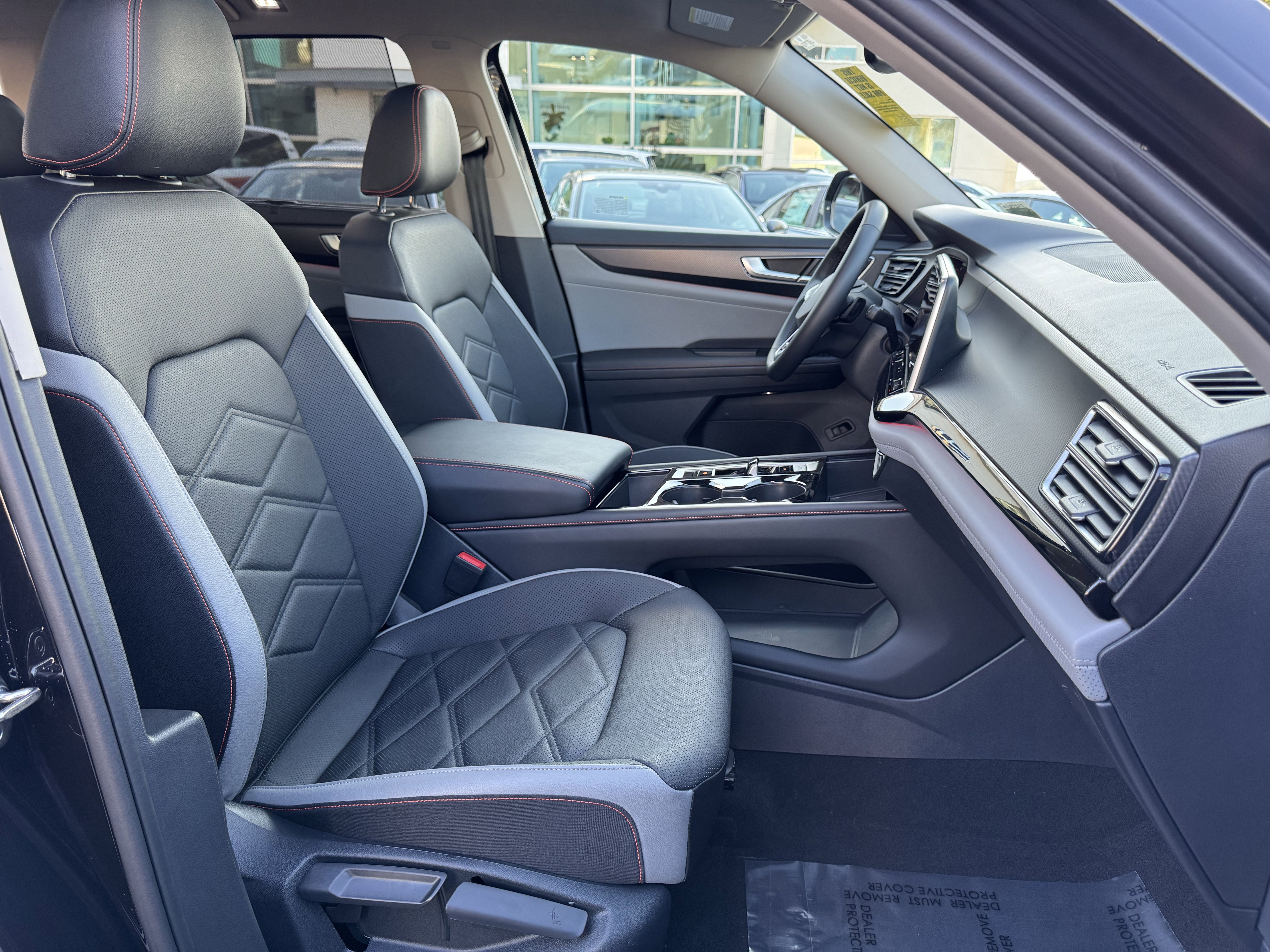 Certified 2025 Volkswagen Atlas Peak Edition SE AWD/4WD image 39