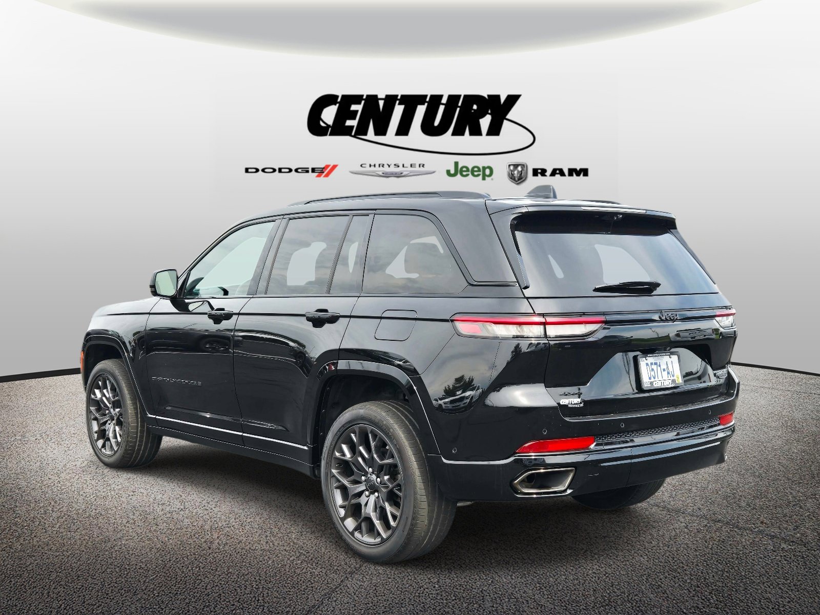 Used 2024 Jeep Grand Cherokee Summit AWD/4WD image 6