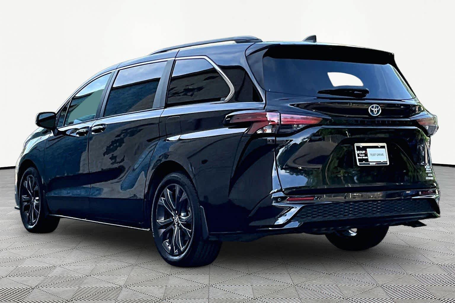 Certified 2024 Toyota Sienna XSE FWD image 12