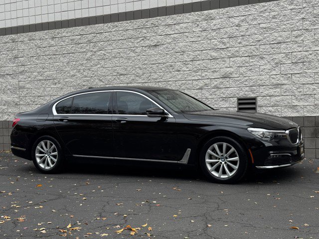 Used 2018 BMW 740i xDrive image 4