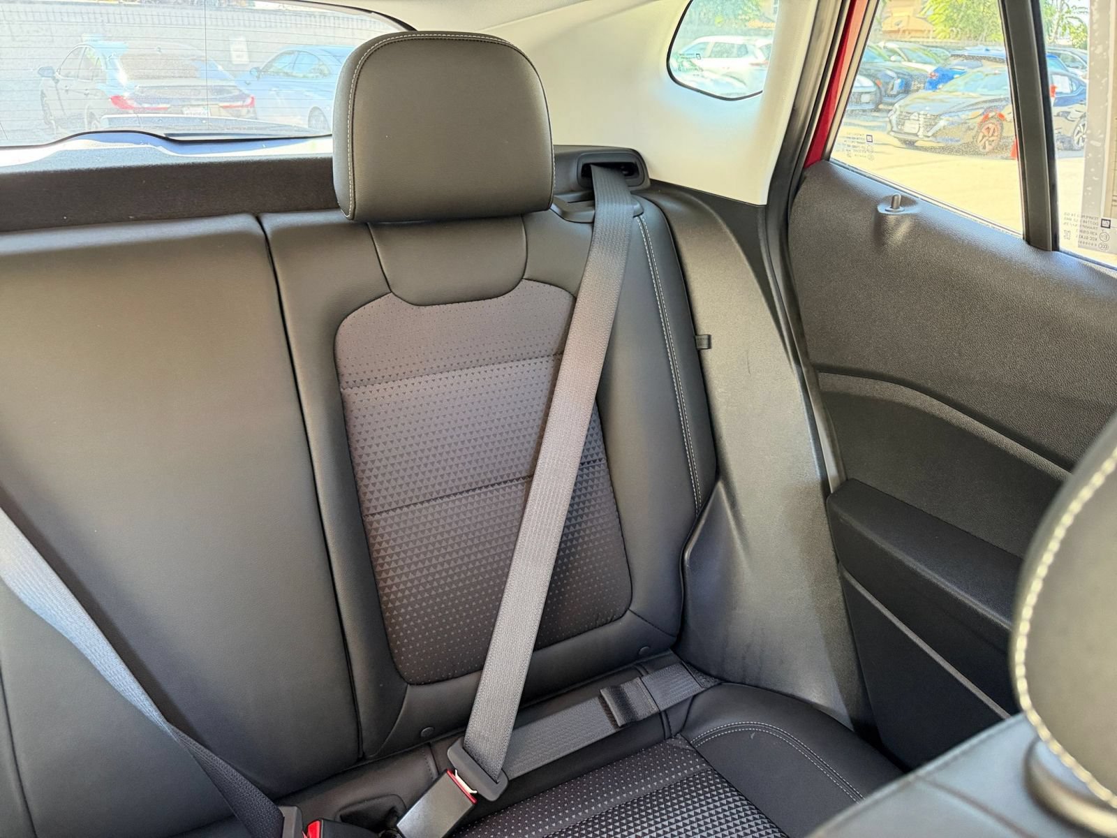 Used 2025 Chevrolet Trax LT w/ LT Convenience Package FWD image 35