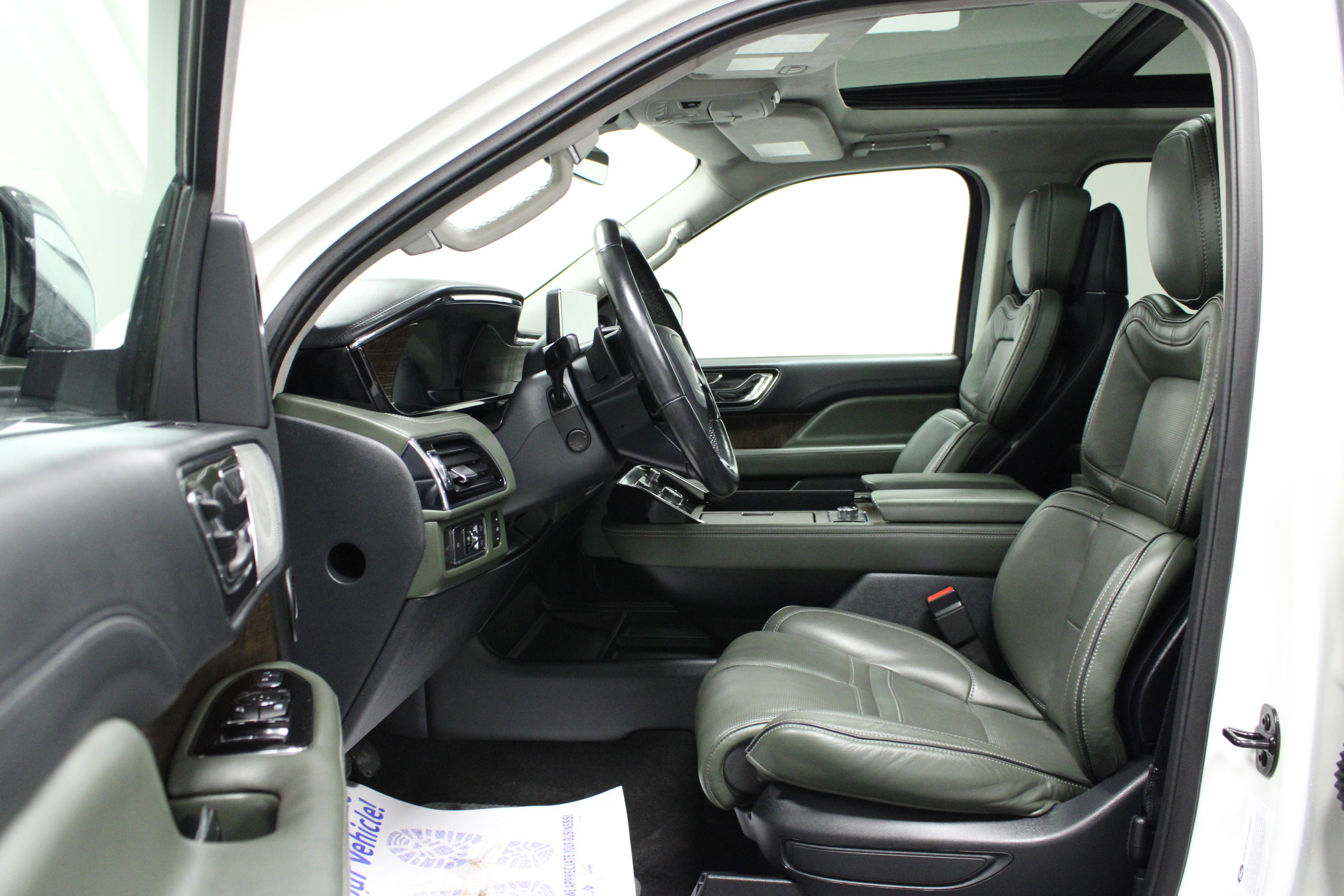 Used 2022 Lincoln Navigator L Black Label image 12