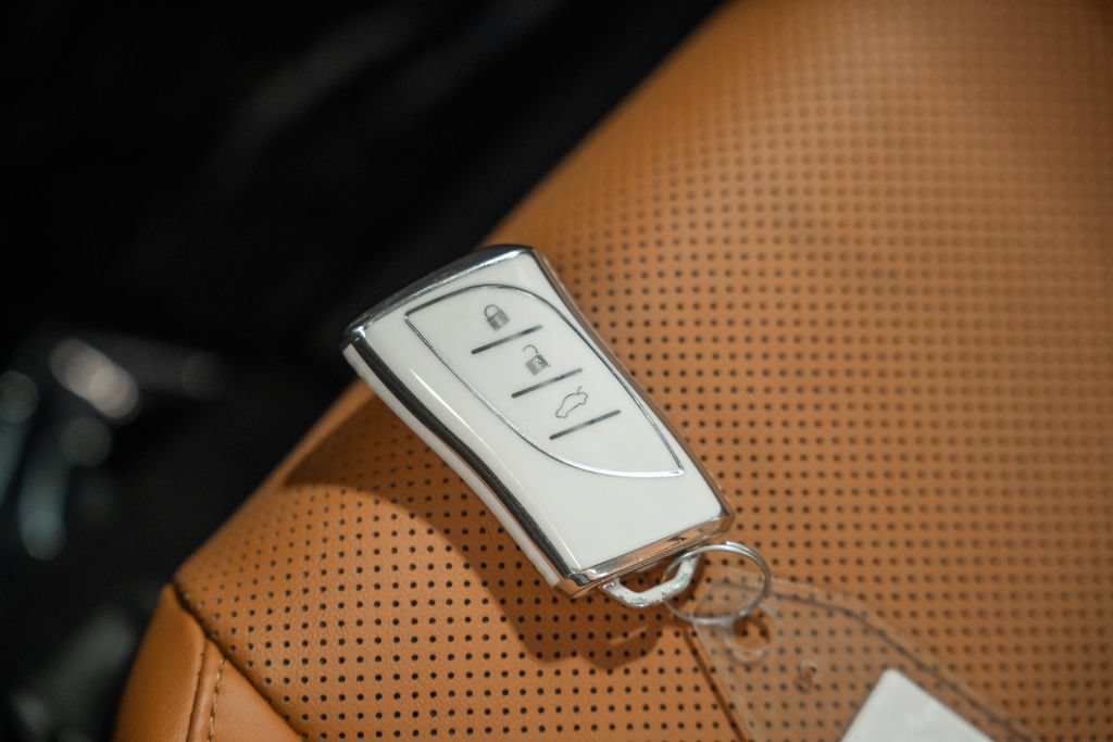Used 2019 Lexus UX 200 w/ Premium Package FWD image 44