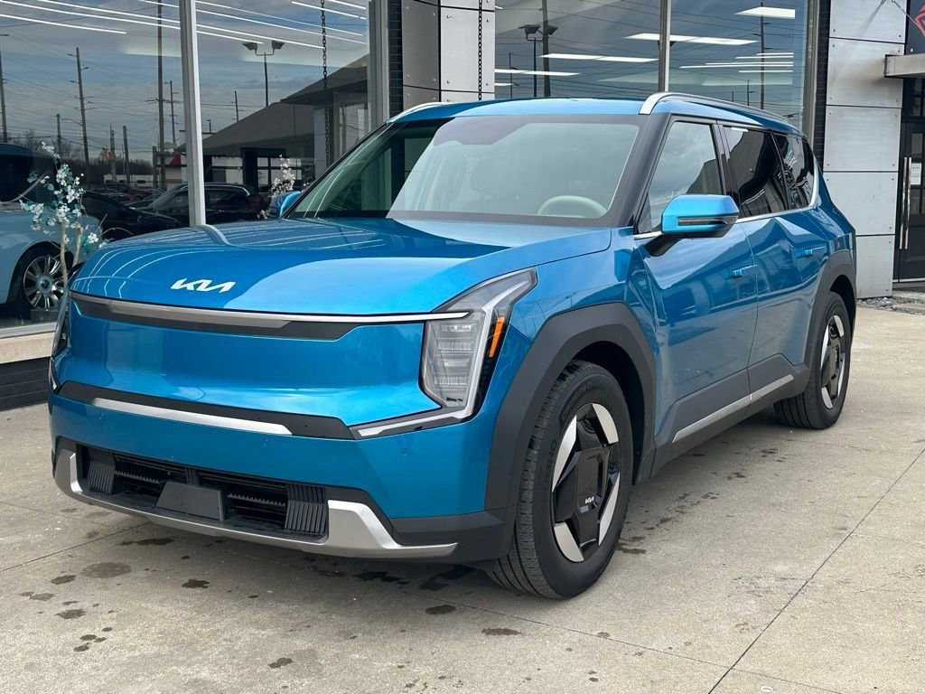 Used 2025 Kia EV9 Wind image 13