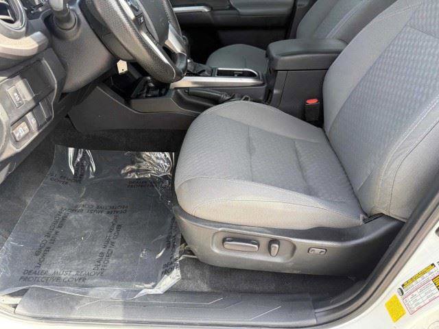 Used 2022 Toyota Tacoma SR5 RWD image 15