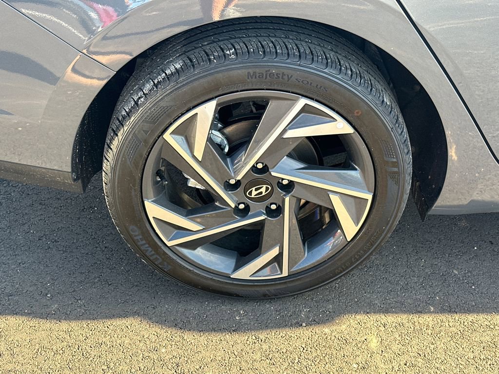 New 2025 Hyundai Elantra Sport image 17
