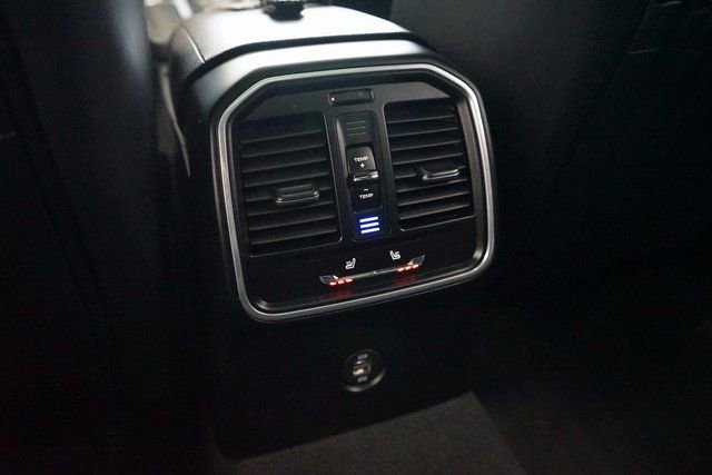 Used 2018 Porsche Macan image 14