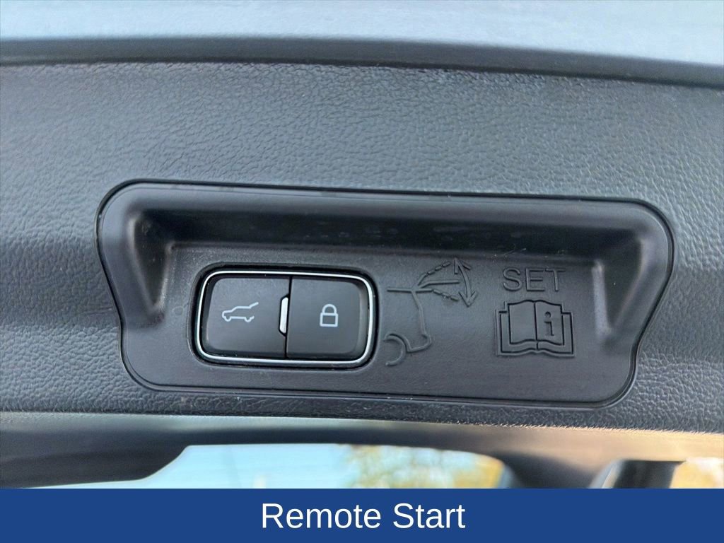 Used 2023 Ford Explorer XLT w/ Equipment Group 202A image 10