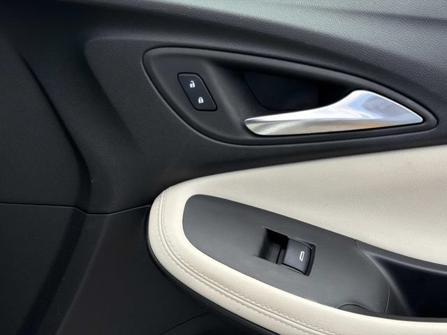 Used 2023 Buick Encore GX Select FWD image 18