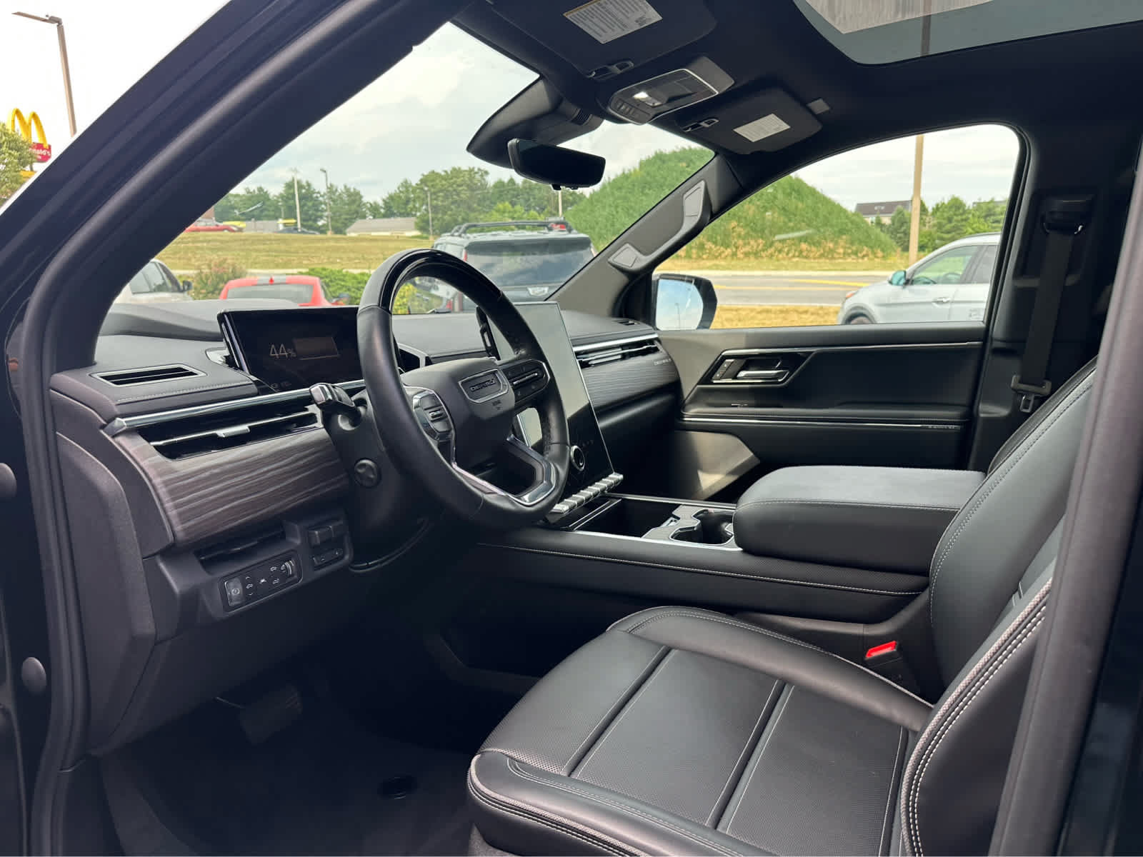 Used 2025 GMC Sierra EV Denali AWD/4WD image 9