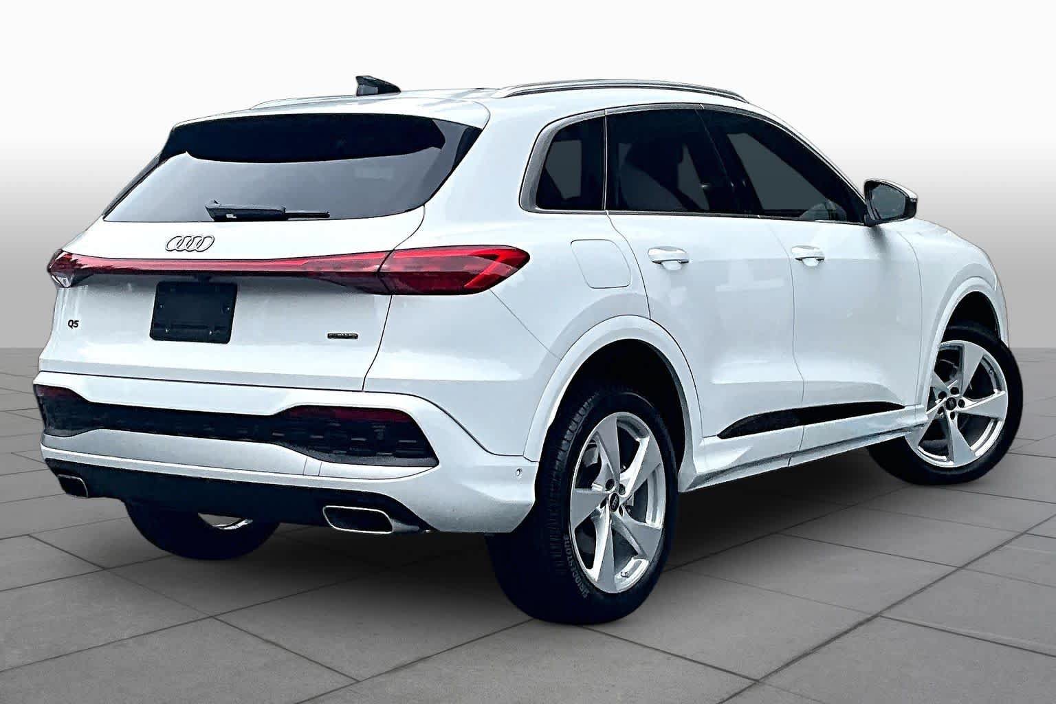 Used 2025 Audi Q5 Premium Plus w/ Premium Plus AWD/4WD image 22
