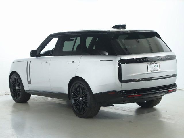 Certified 2025 Land Rover Range Rover SE image 5