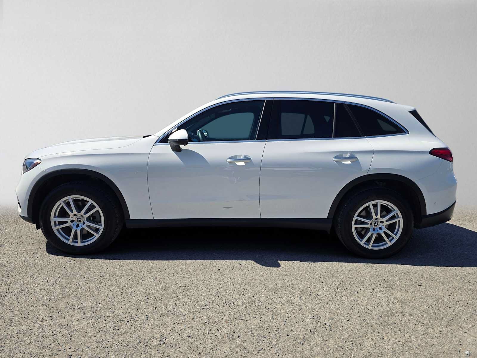 Used 2024 Mercedes-Benz GLC 300 4MATIC image 5