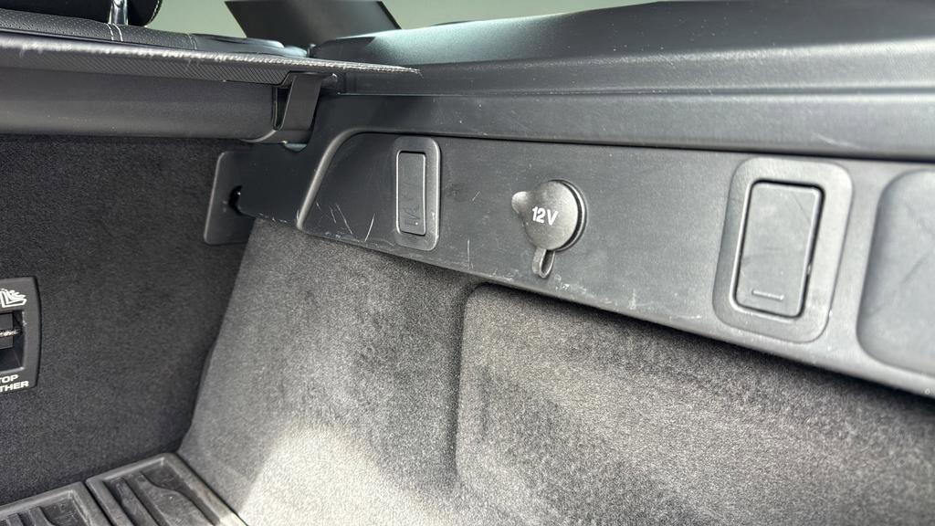 Used 2021 Land Rover Range Rover Velar R-Dynamic S image 18