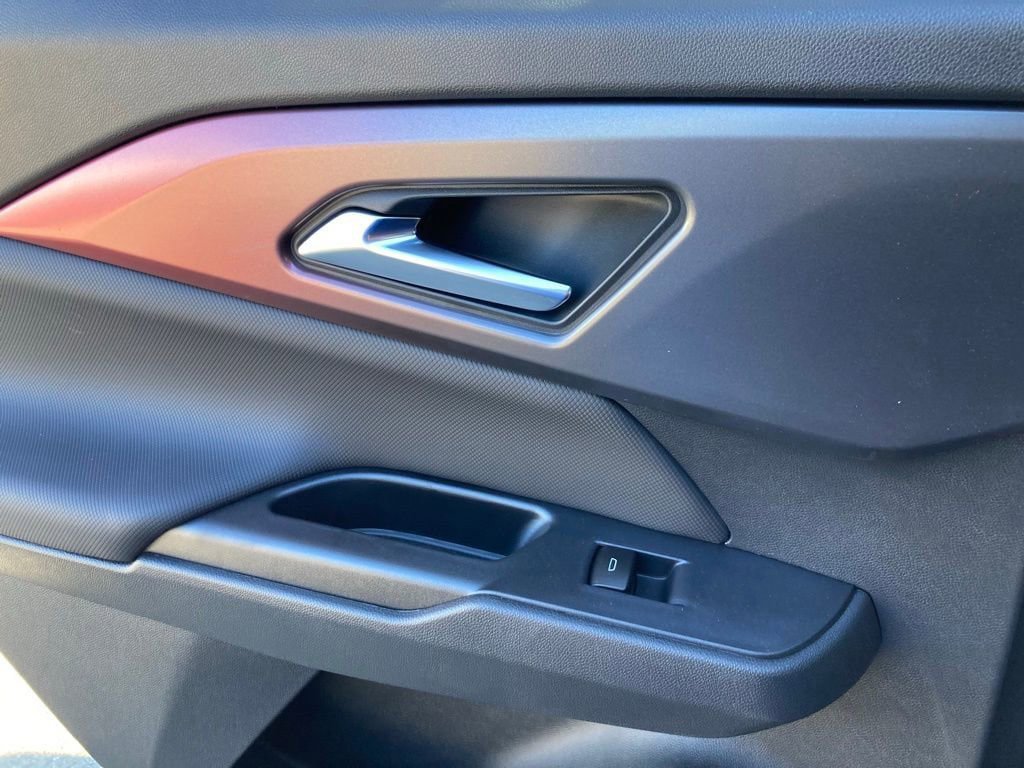 New 2026 Chevrolet Equinox EV RS FWD image 17