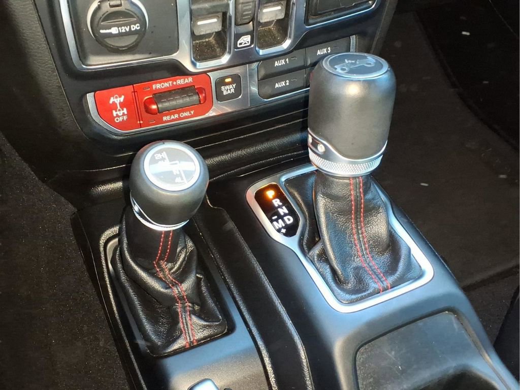 Used 2019 Jeep Wrangler Unlimited Rubicon w/ Dual Top Group image 11