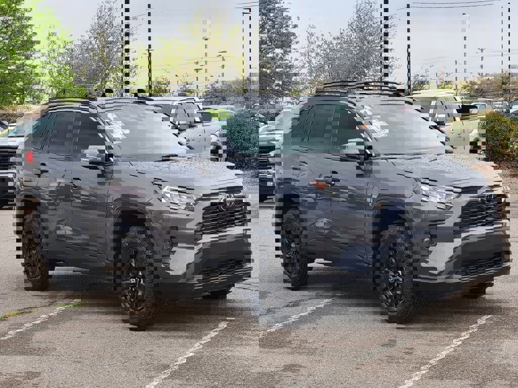 Used 2021 Toyota RAV4 XLE image 2