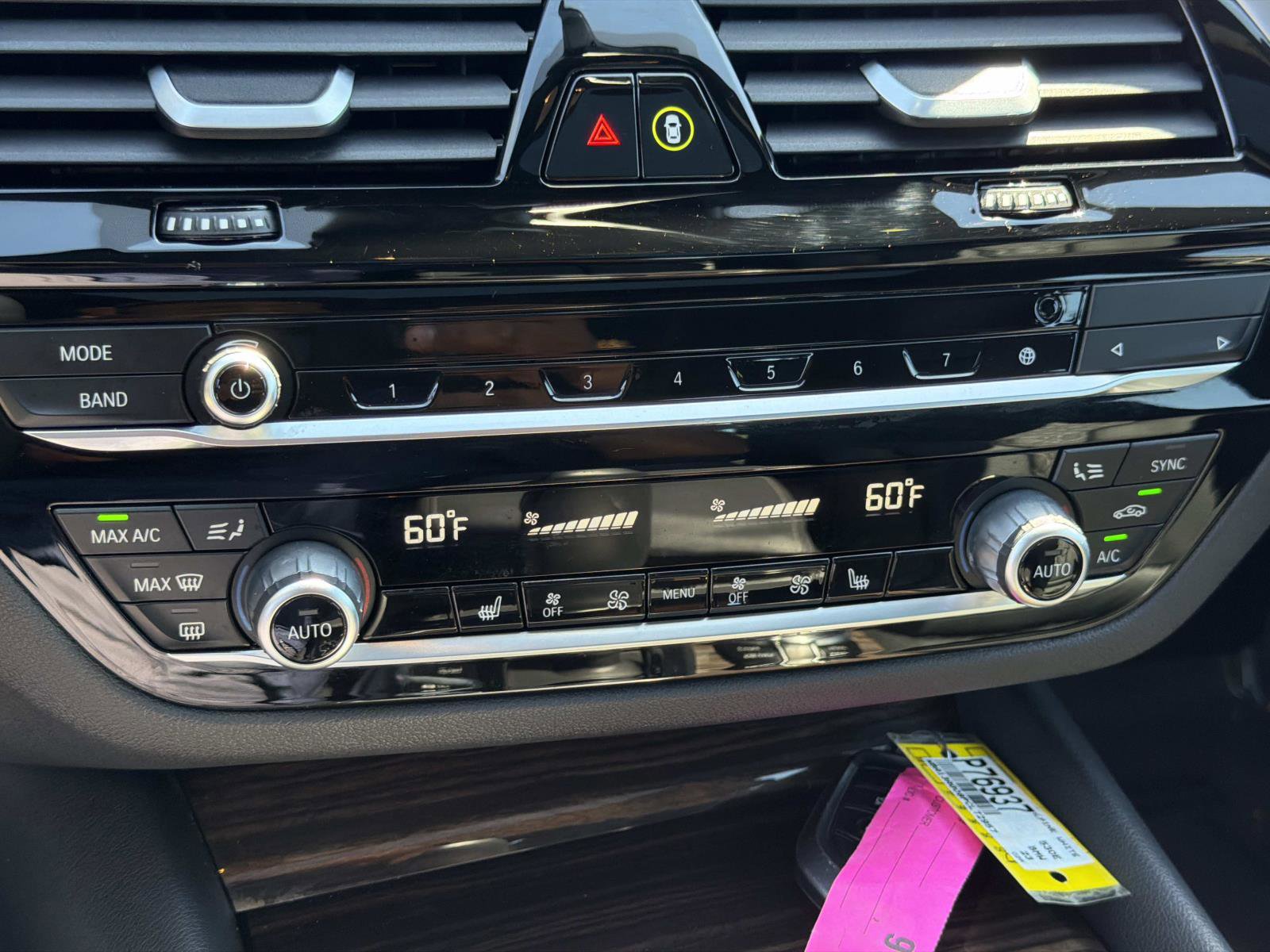 Used 2023 BMW 530e w/ Convenience Package image 19