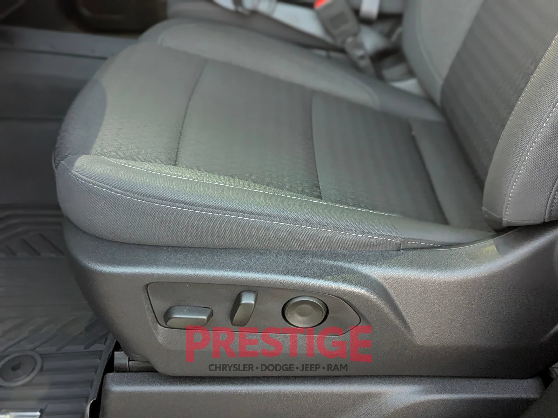 Used 2025 Chevrolet Silverado 1500 Custom Trail Boss w/ Turbomax Blackout Package AWD/4WD image 26