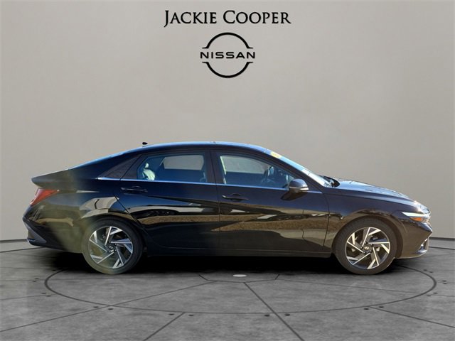 Used 2024 Hyundai Elantra Limited image 6