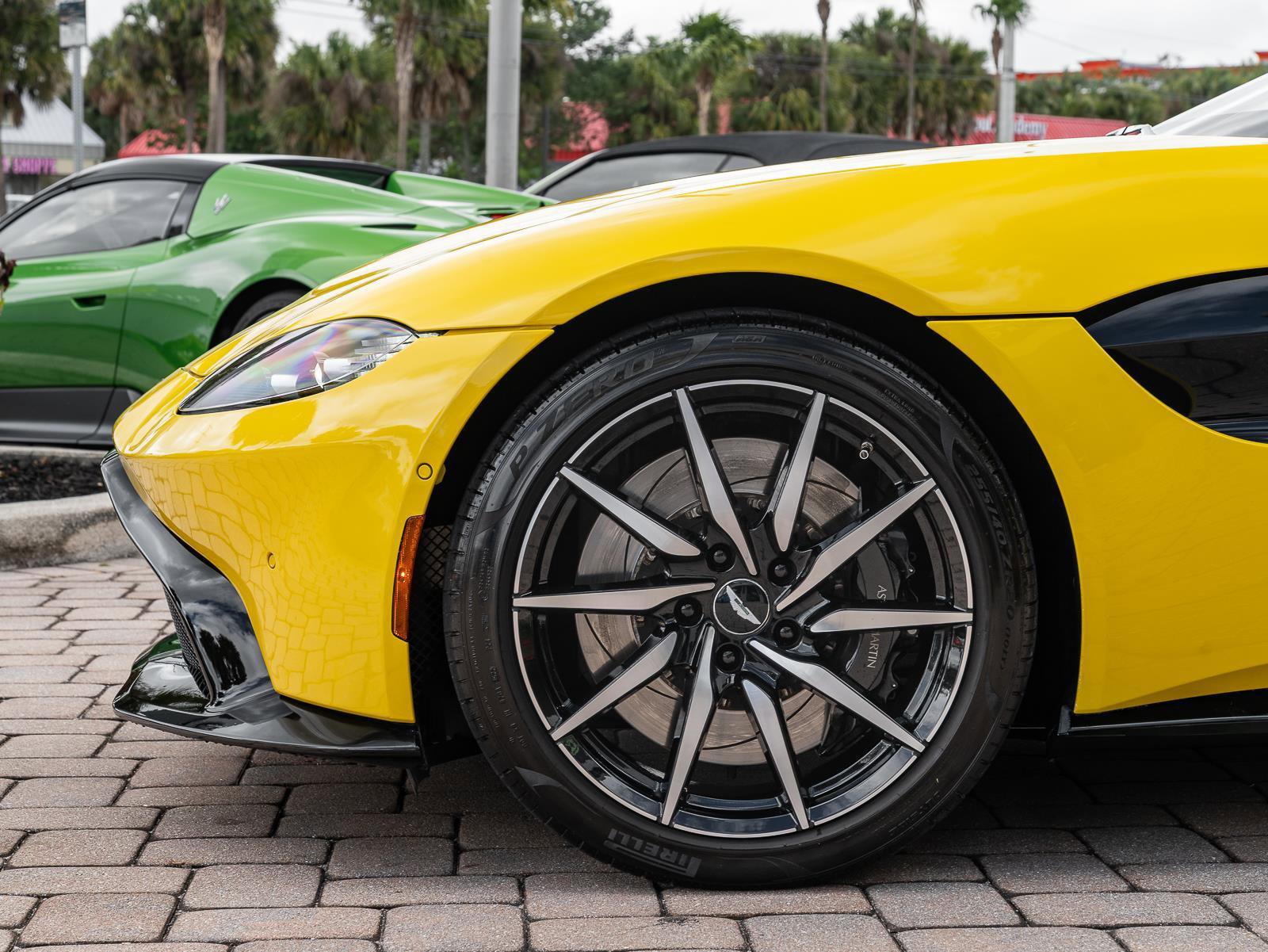 Used 2020 Aston Martin V8 Vantage Coupe image 19