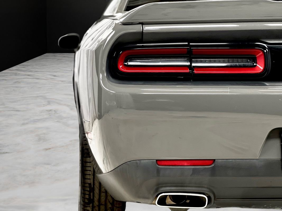 Used 2019 Dodge Challenger SXT image 37