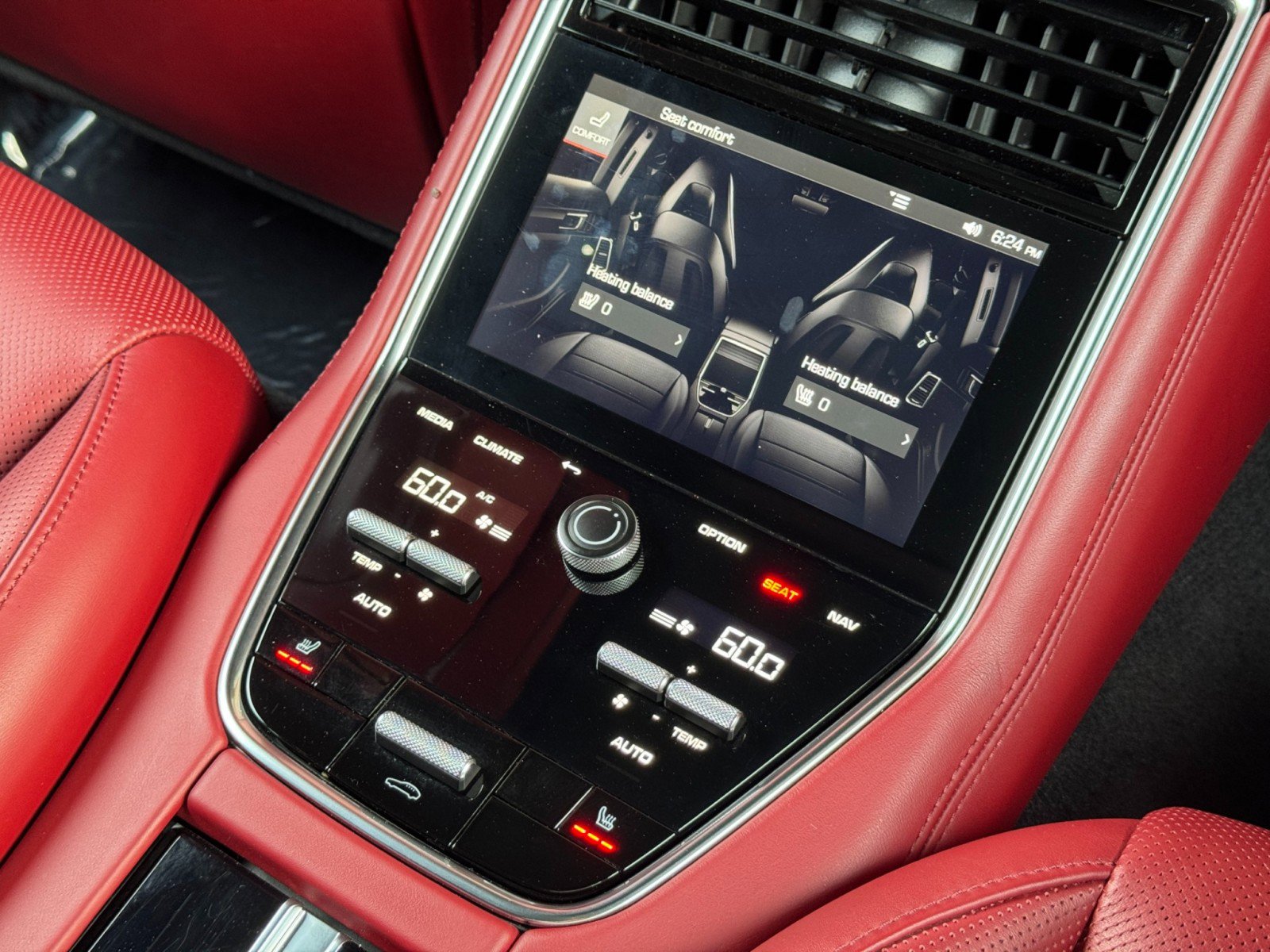 Used 2021 Porsche Panamera image 35