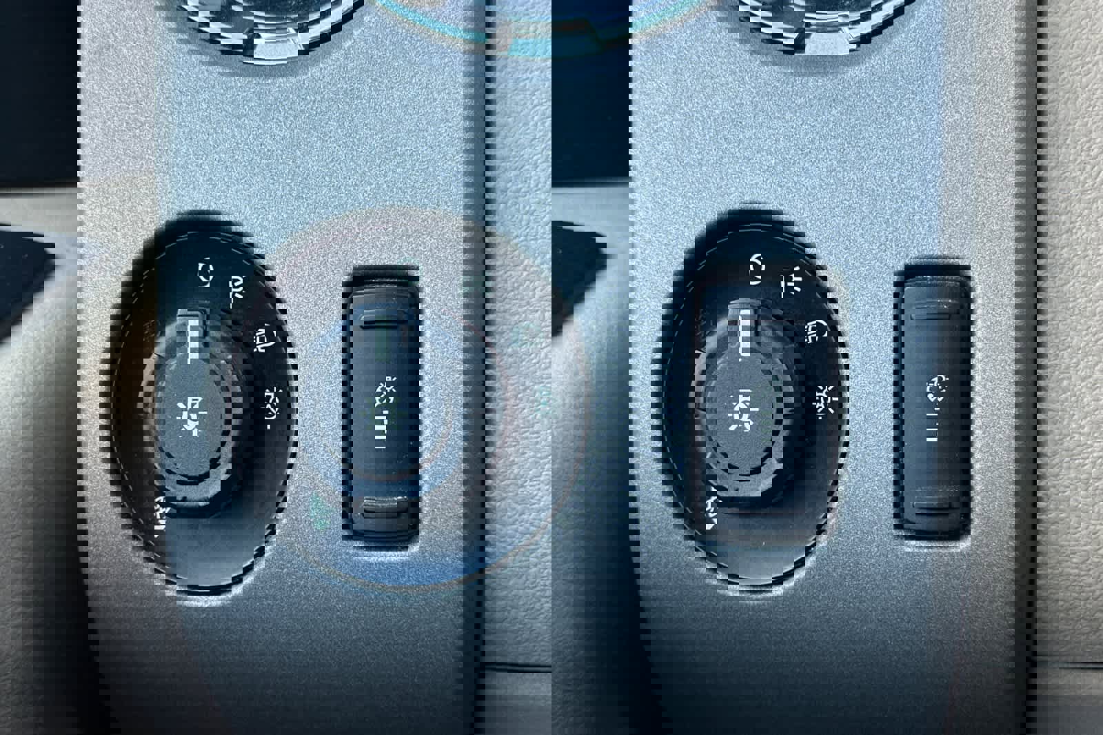 Used 2015 Ford F250 Lariat w/ Chrome Package image 26