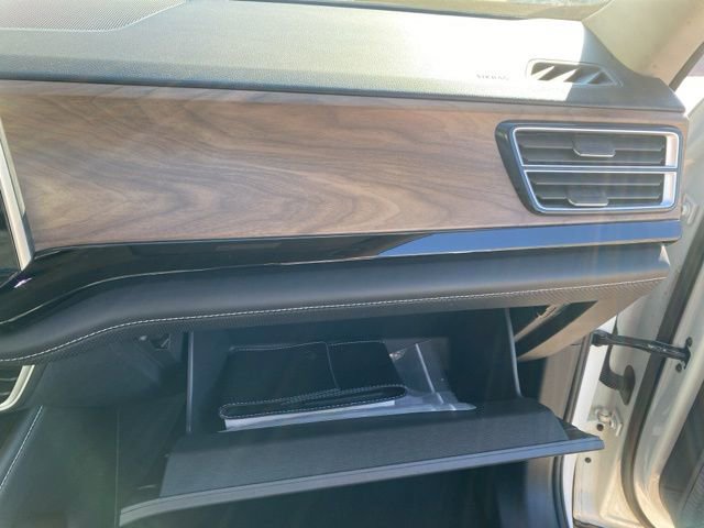 Used 2024 Volkswagen Atlas SE image 36