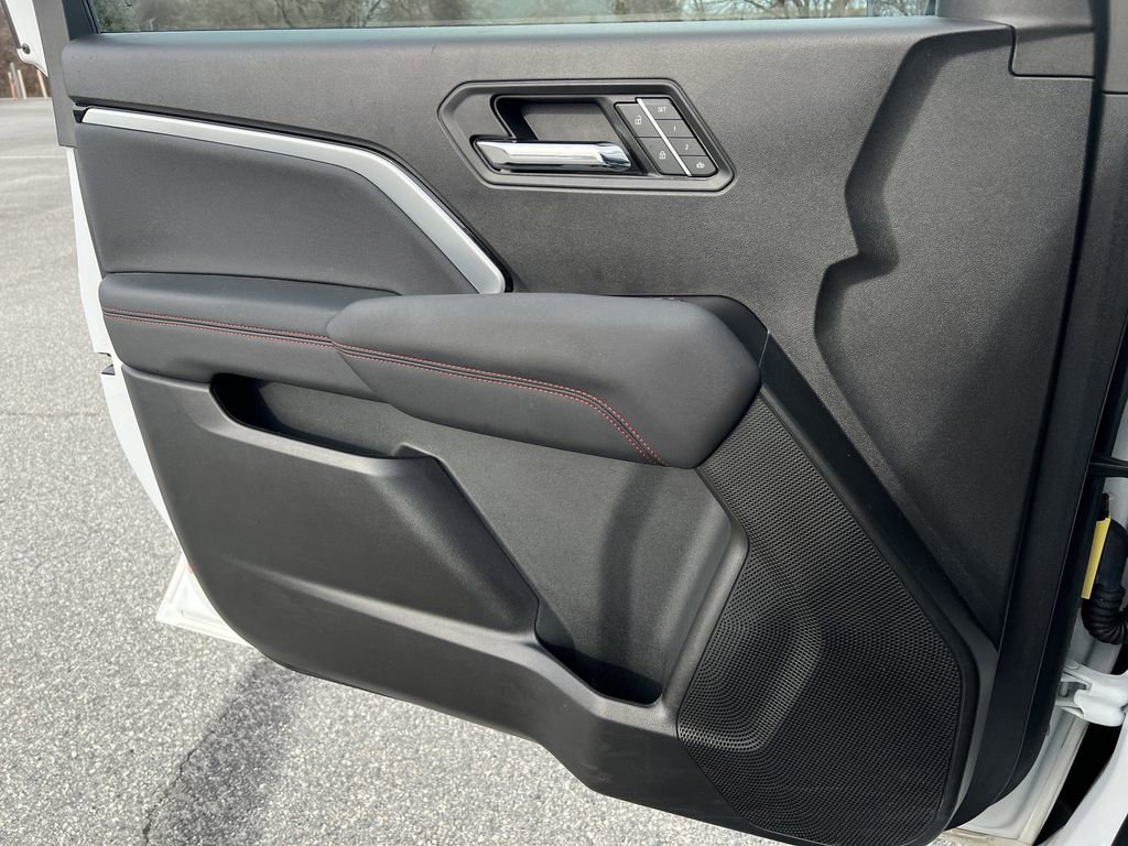 Used 2023 Chevrolet Colorado Z71 w/ Z71 Convenience Package 2 image 18