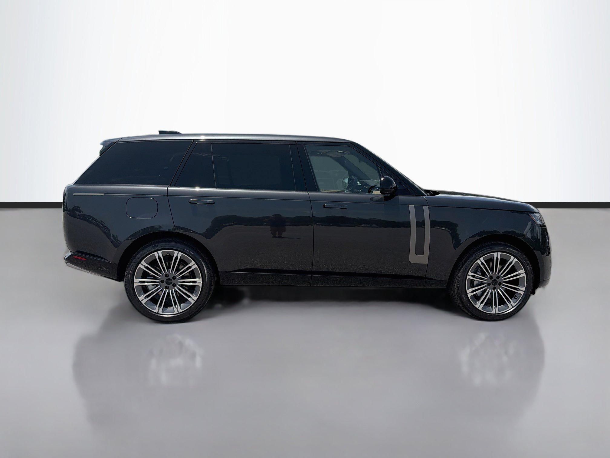 New 2026 Land Rover Range Rover Long Wheelbase SE AWD/4WD image 6