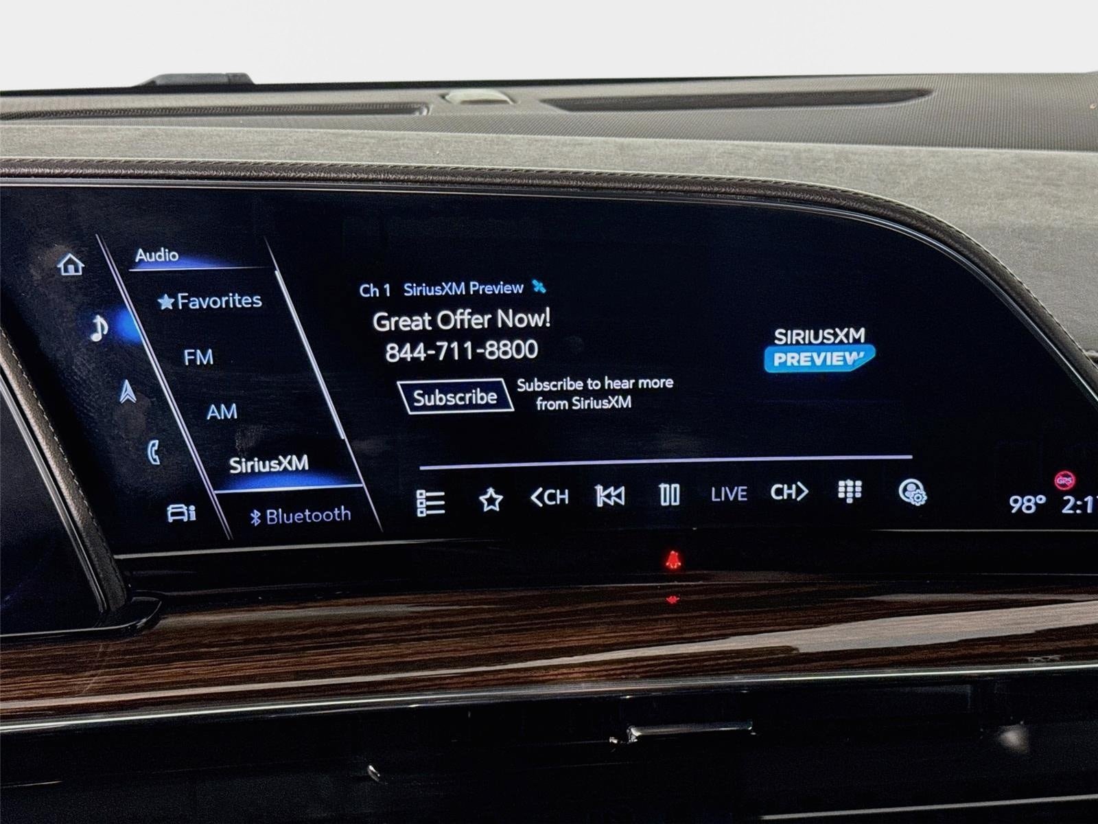 Used 2023 Cadillac Escalade Premium Luxury RWD image 16