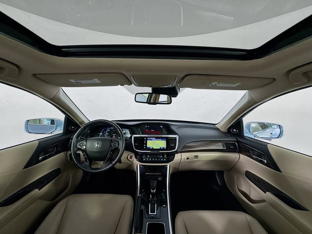 Used 2017 Honda Accord Touring image 38