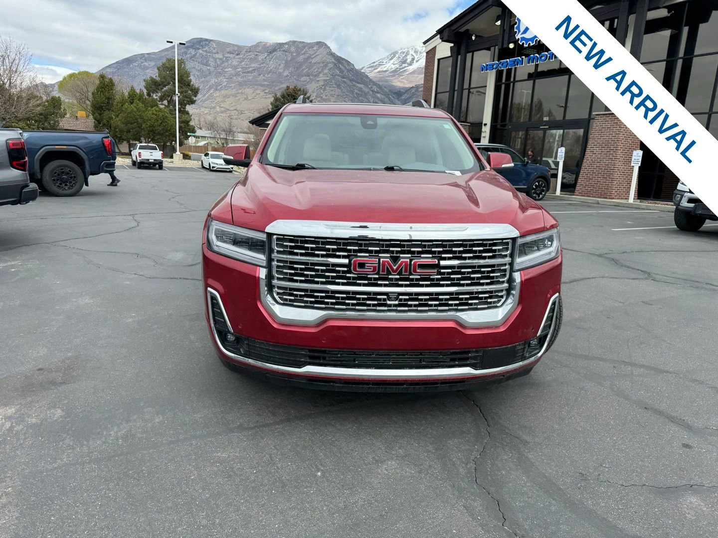 Used 2020 GMC Acadia Denali w/ Trailering Package image 2