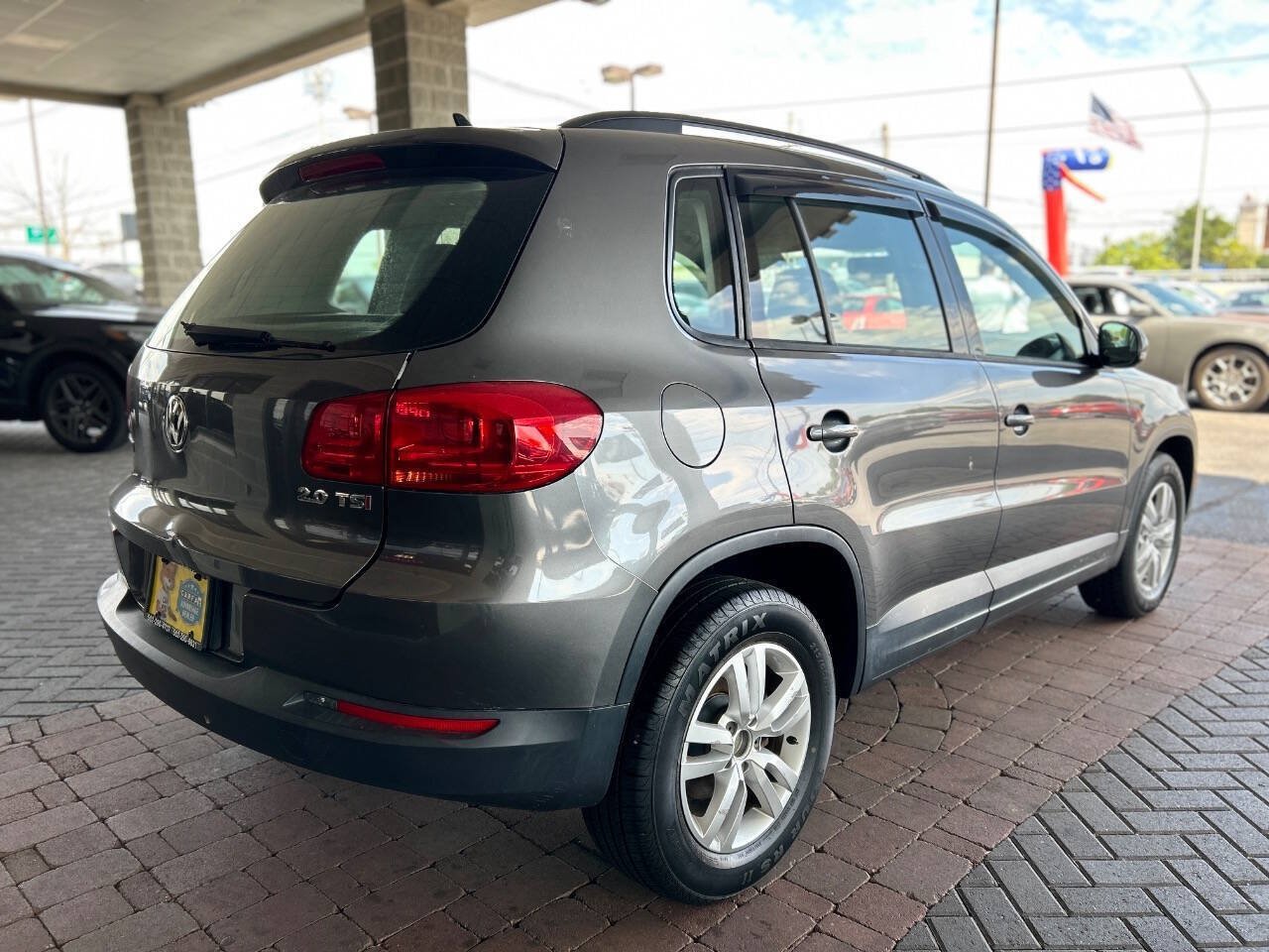 Used 2015 Volkswagen Tiguan SE FWD image 11