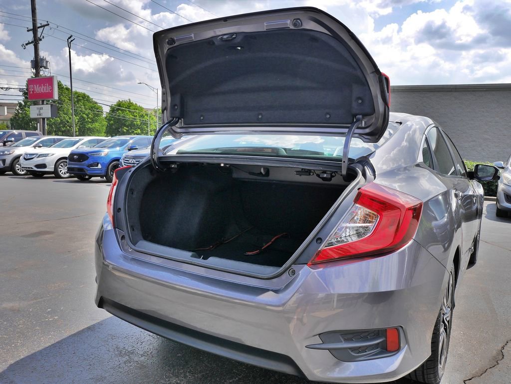 Used 2018 Honda Civic EX-L image 16