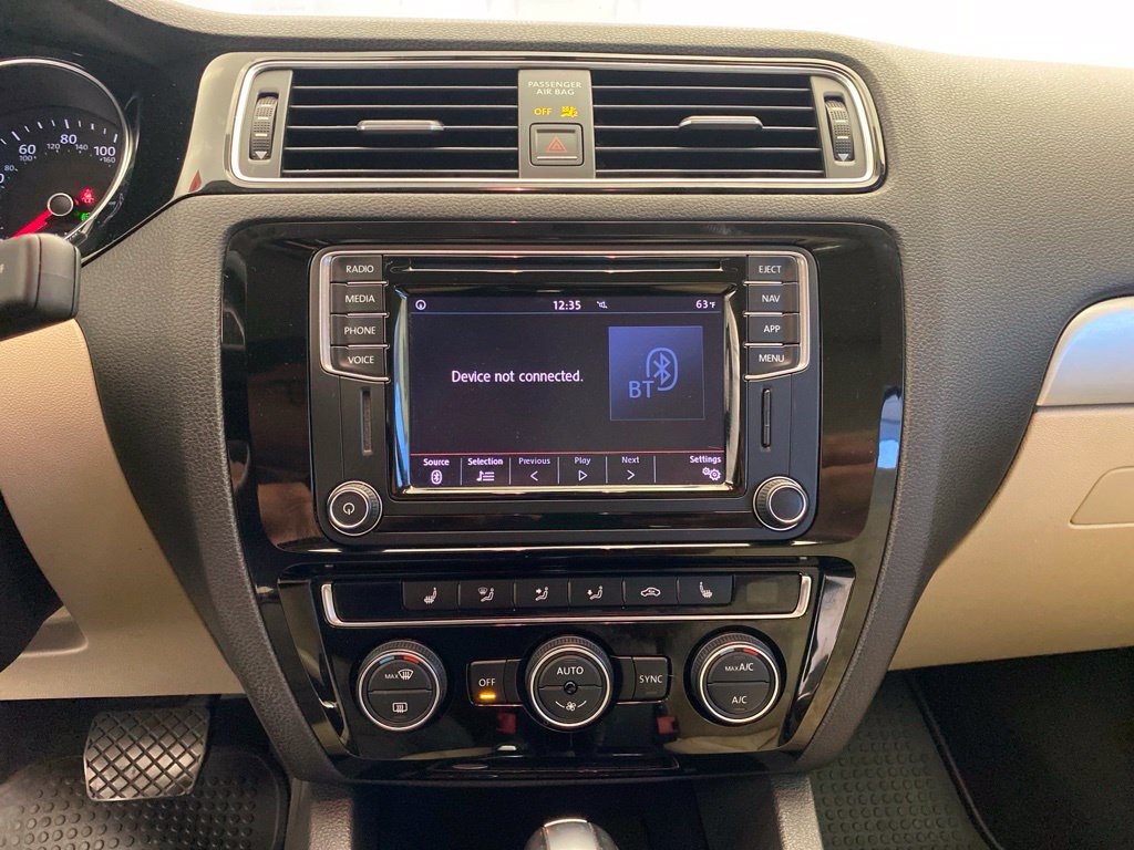 Used 2018 Volkswagen Jetta SEL FWD image 18