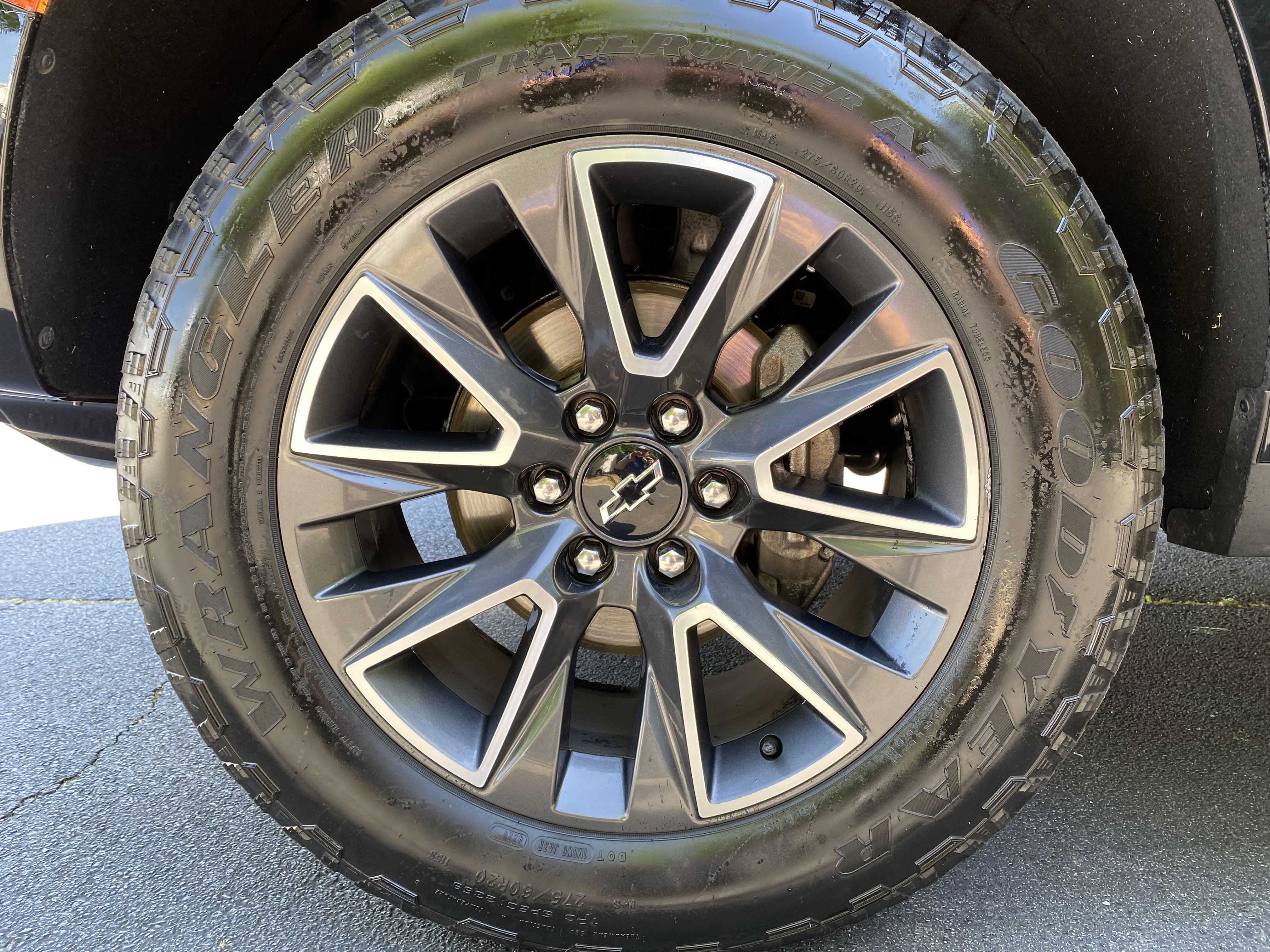 Used 2021 Chevrolet Suburban Z71 w/ Z71 Off-Road Package AWD/4WD image 13