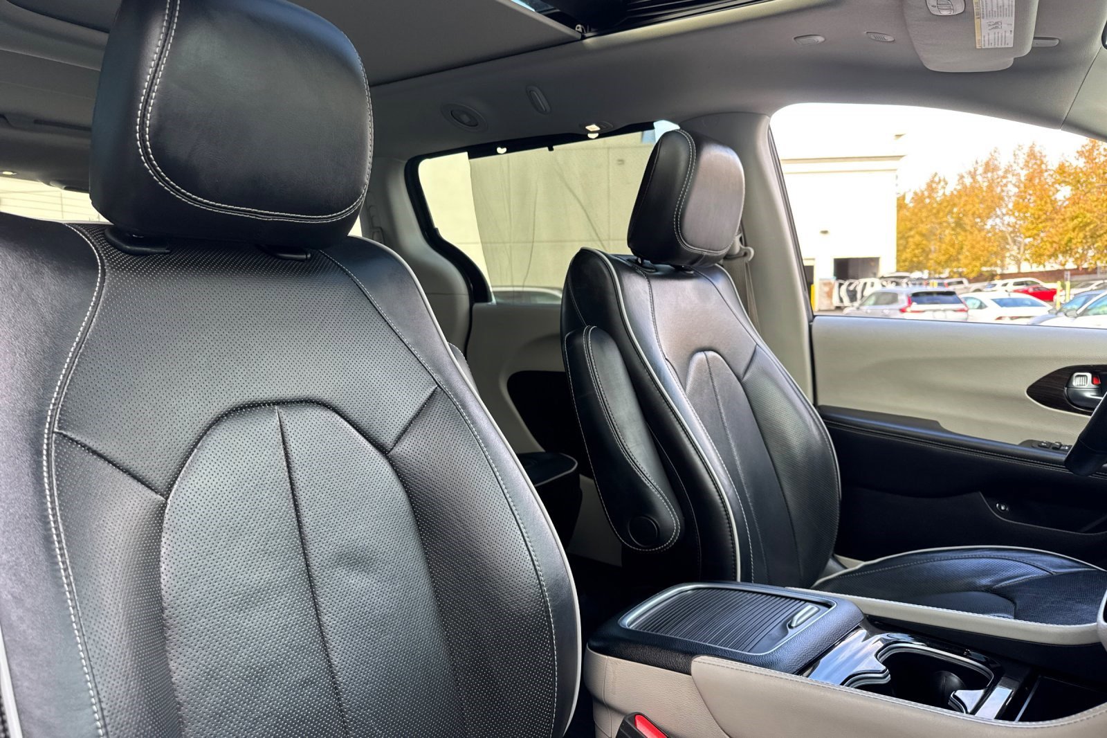 Used 2021 Chrysler Pacifica Limited w/ Premium & Safety Sphere Group image 31