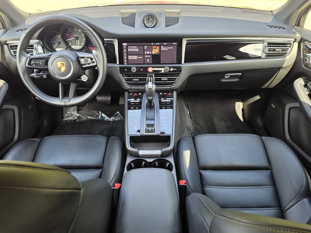 Used 2026 Porsche Macan AWD/4WD image 19