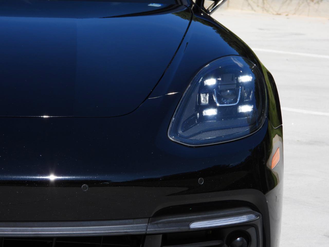 Used 2017 Porsche Panamera RWD image 51