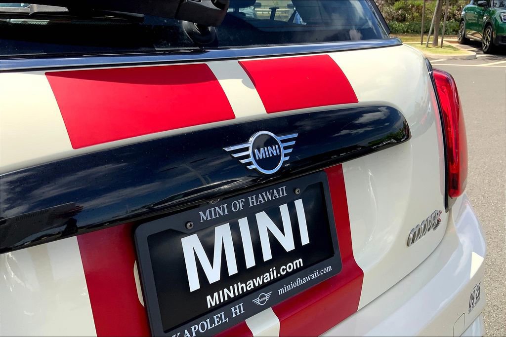 Used 2019 MINI Cooper S w/ Signature Upholstery Package image 31