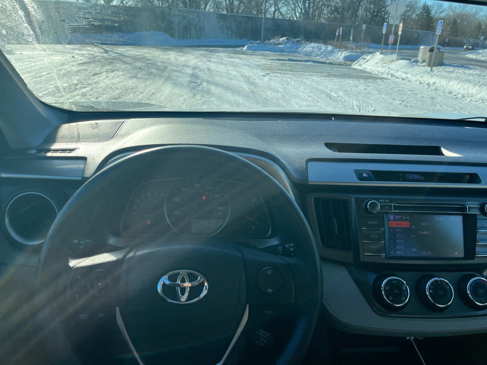 Used 2013 Toyota RAV4 LE image 11