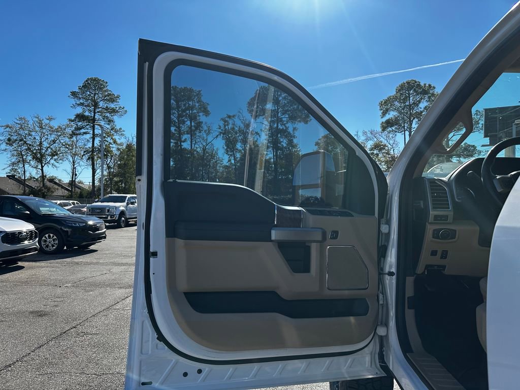 Used 2017 Ford F250 Lariat w/ Lariat Ultimate Package image 27