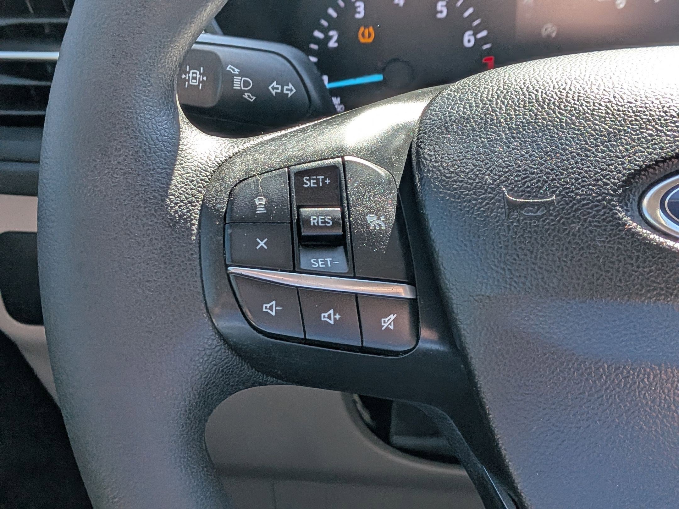 Used 2020 Ford Escape SE image 17