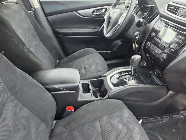 Used 2016 Nissan Rogue S w/ S Family Package FWD image 31