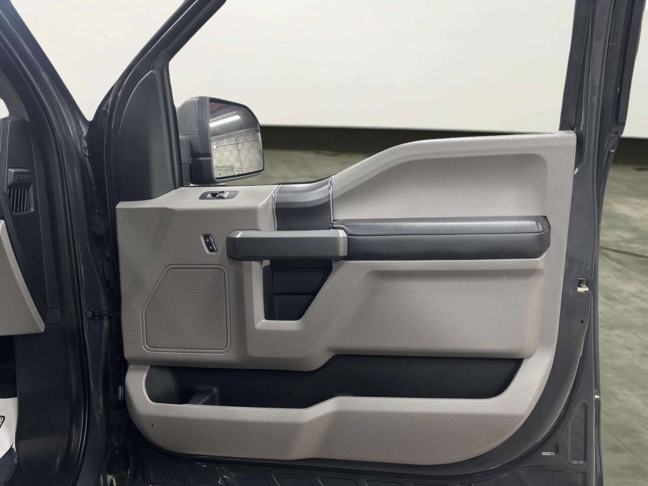 Used 2017 Ford F150 XLT w/ Equipment Group 302A Luxury image 20