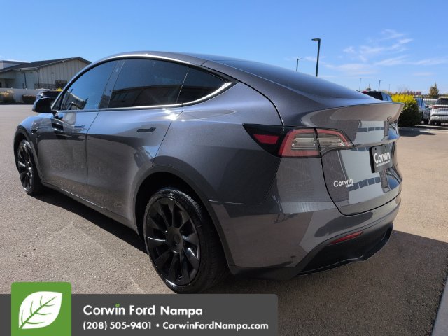 Used 2022 Tesla Model Y Long Range AWD/4WD image 5