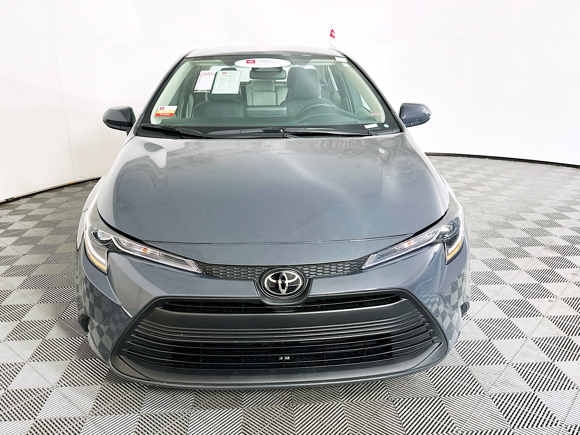 Used 2025 Toyota Corolla LE FWD image 8