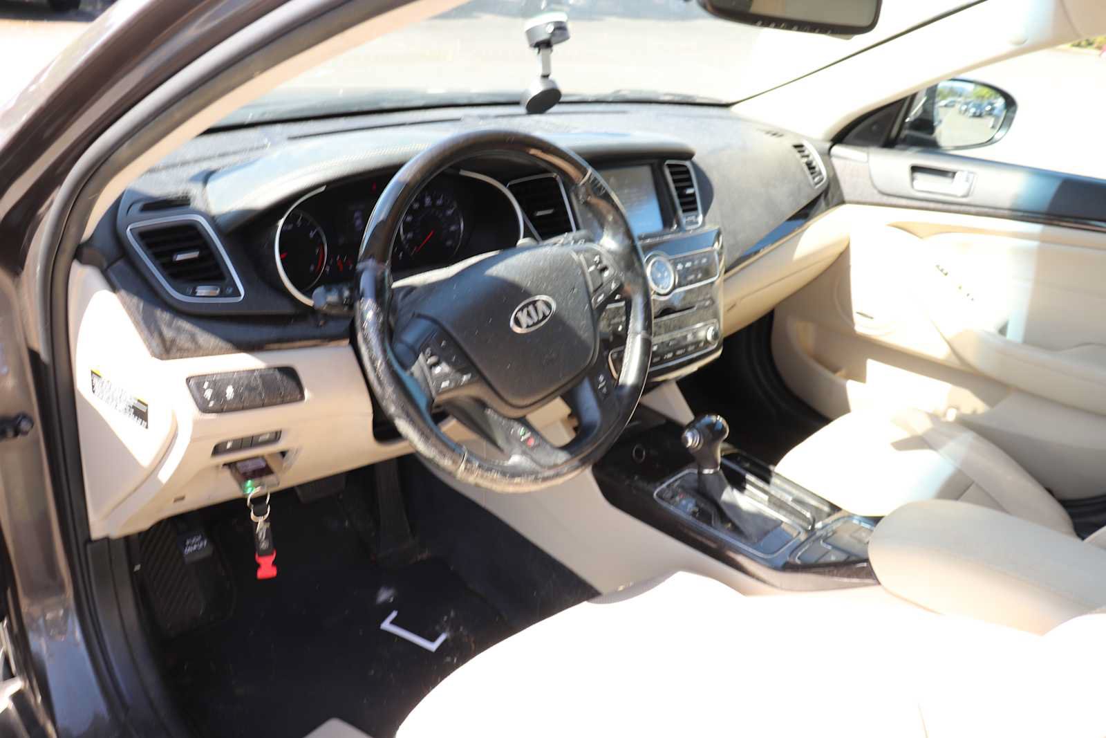 Used 2015 Kia Cadenza Premium FWD image 10